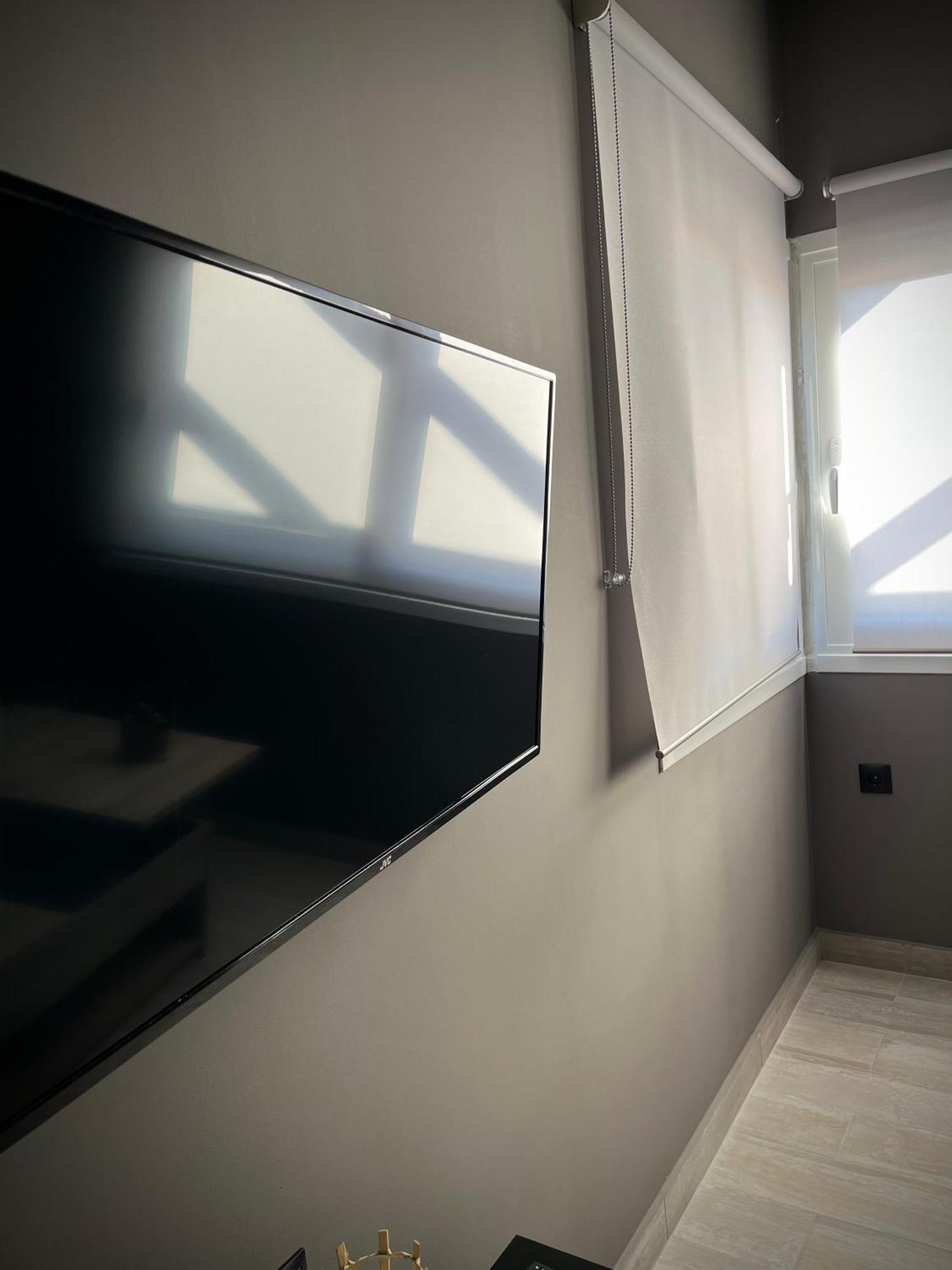 Joannas Airport Luxury Rooms Artemida  Exterior photo
